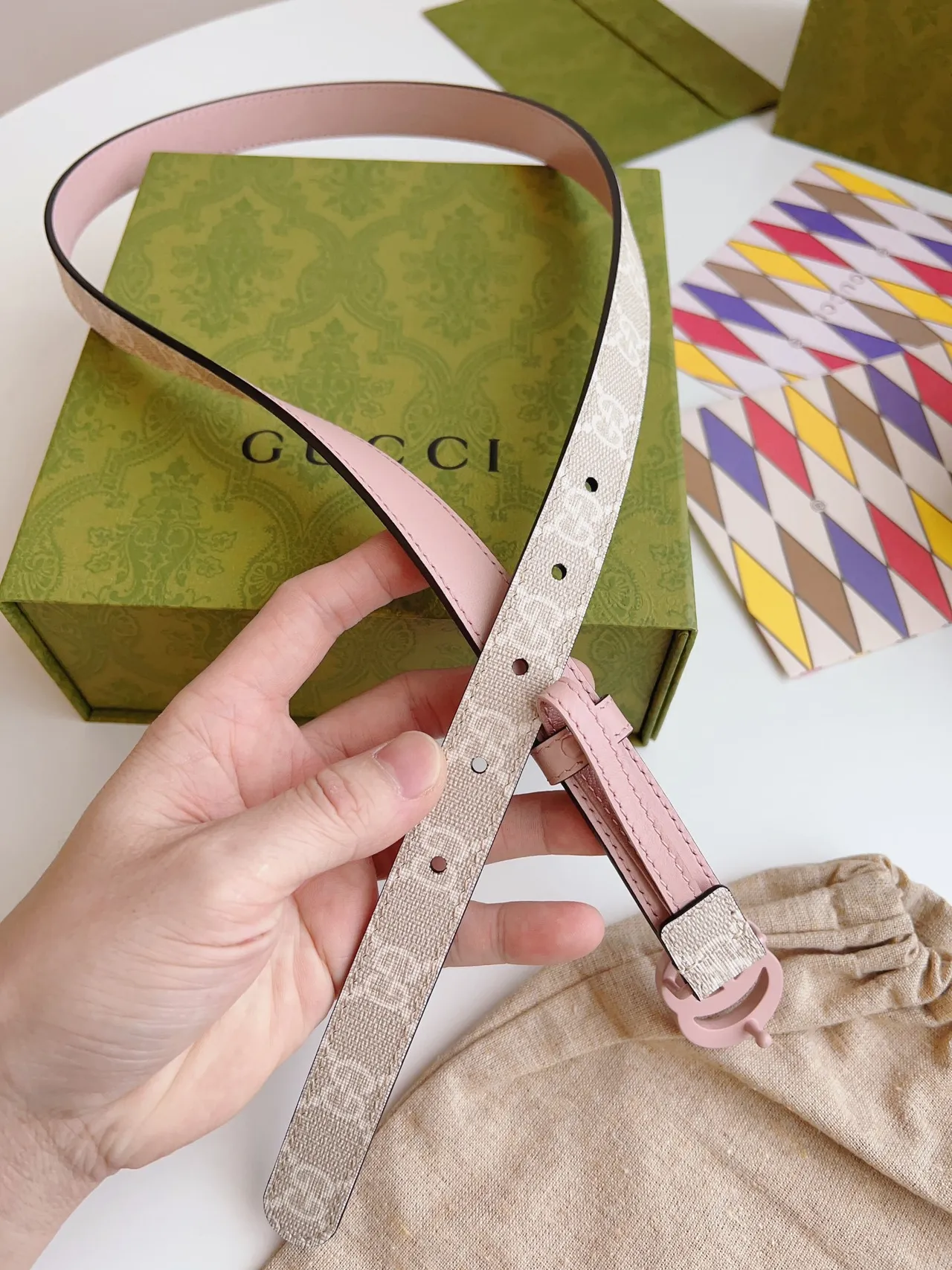 Gucci GG Marmont भूरा और गुलाबी रेजिन Interlocking G चमड़े की बेल्ट 6