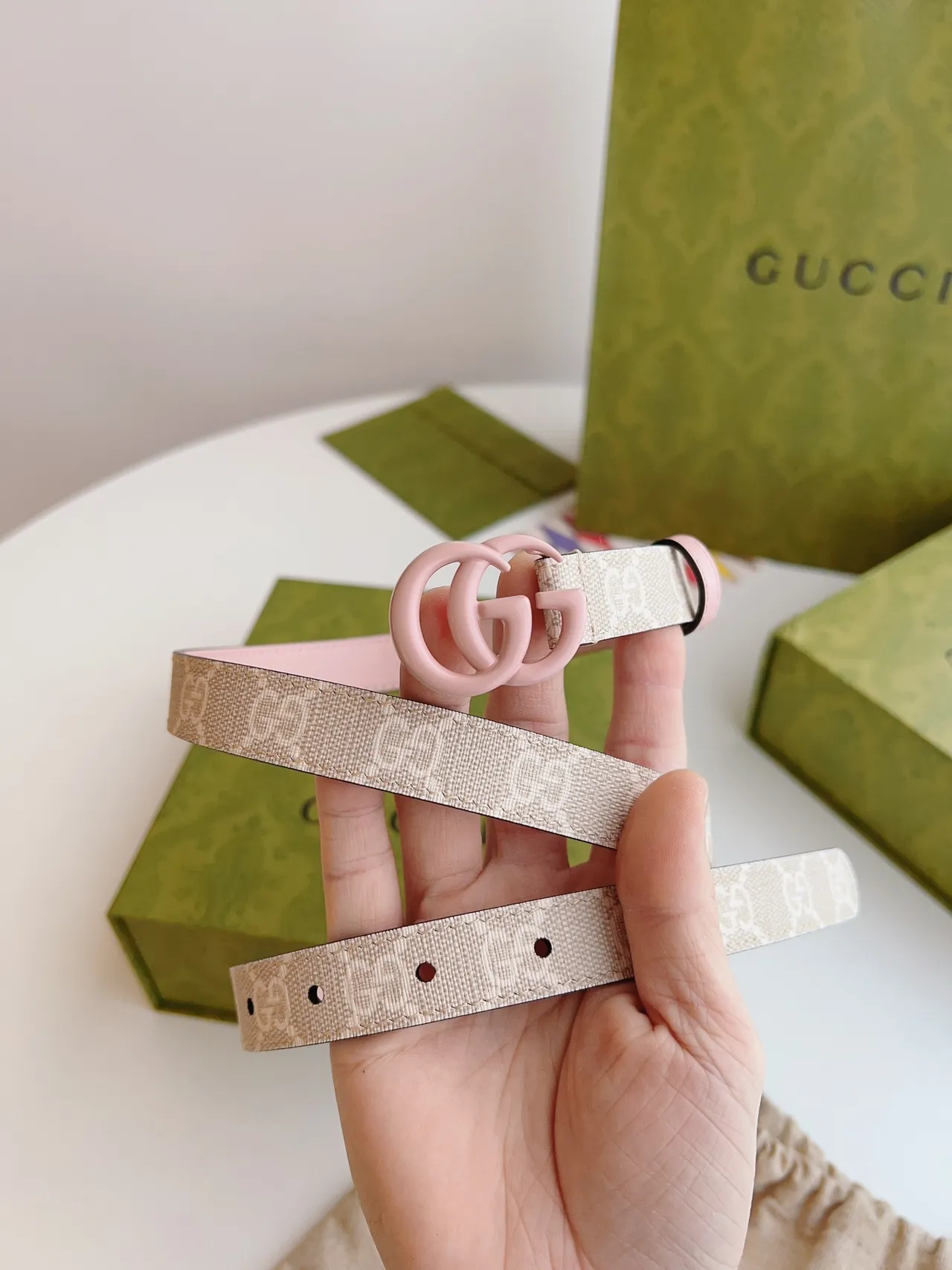 Gucci GG Marmont भूरा और गुलाबी रेजिन Interlocking G चमड़े की बेल्ट 9