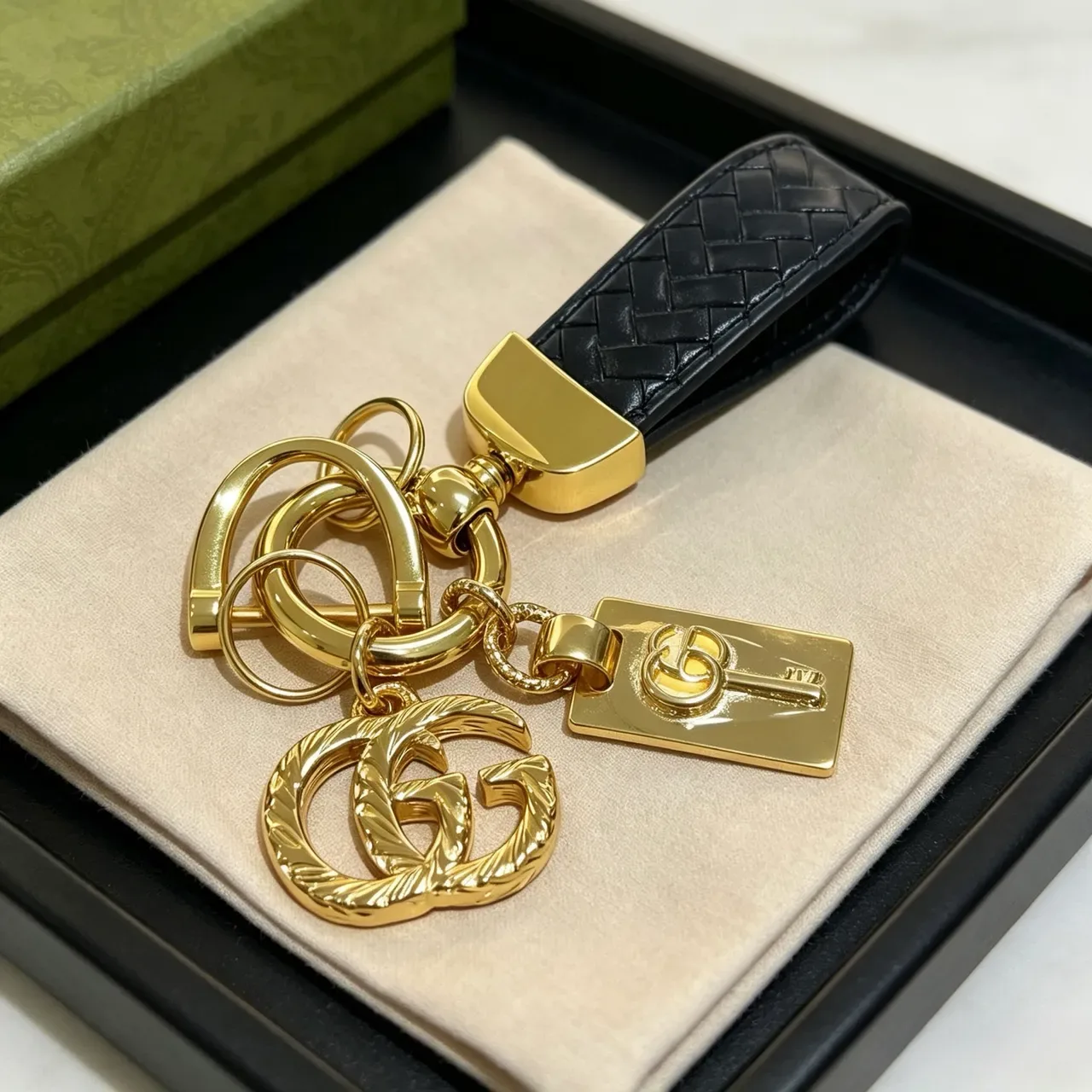 Gucci GG Marmont Bolsa de Sela Preto Dourado Couro Trançado Hardware 5