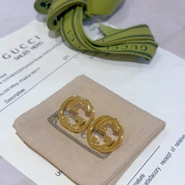 Gucci GG Marmont Brincos circulares dourado verde com logo double G interlocking 2