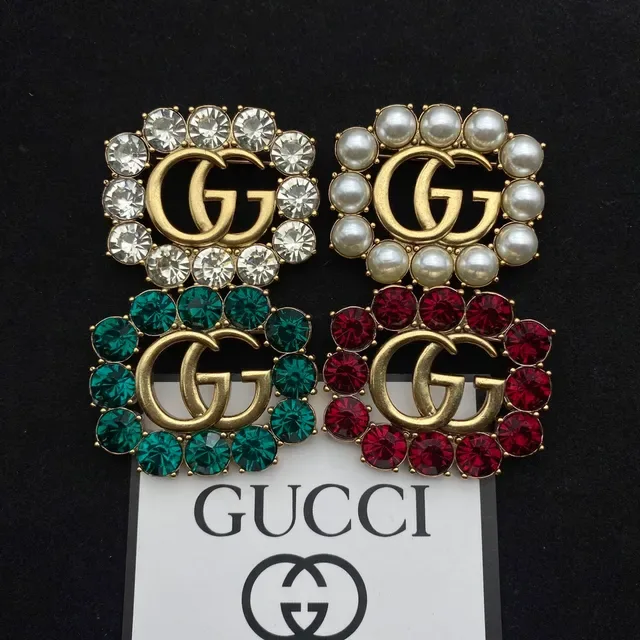 بروش Gucci GG Marmont-inspired ذهب أحمر Interlocking Logo Circular Crystal Halo 2