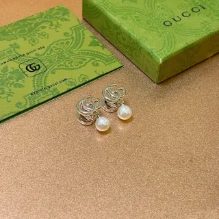 Gucci GG Marmont Interlocking G أقراط लؤلؤ