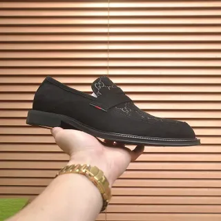 Gucci GG Marmont Loafer काला सूड