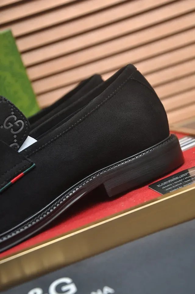 Gucci GG Marmont Loafer काला सूड 2