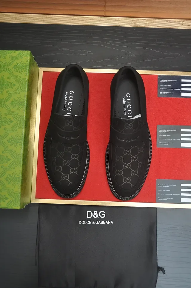 Gucci GG Marmont Loafer काला सूड 5