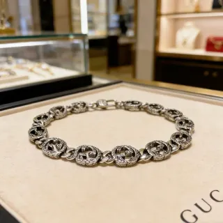 سوار Gucci GG Marmont فضة مكسّرة سلسلة Interlocking G