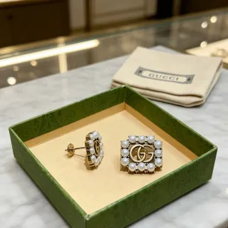 Gucci GG Marmont Brincos com pérolas incrustadas quadradas
