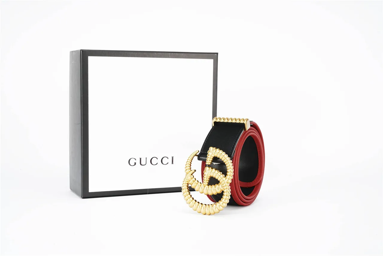 Gucci GG Marmont 绗缝黑色和红色皮革腰带 9