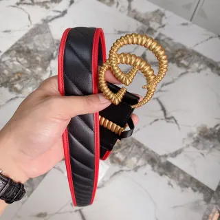 Gucci GG Marmont सिलवटी काला और लाल चमड़े की पट्टा