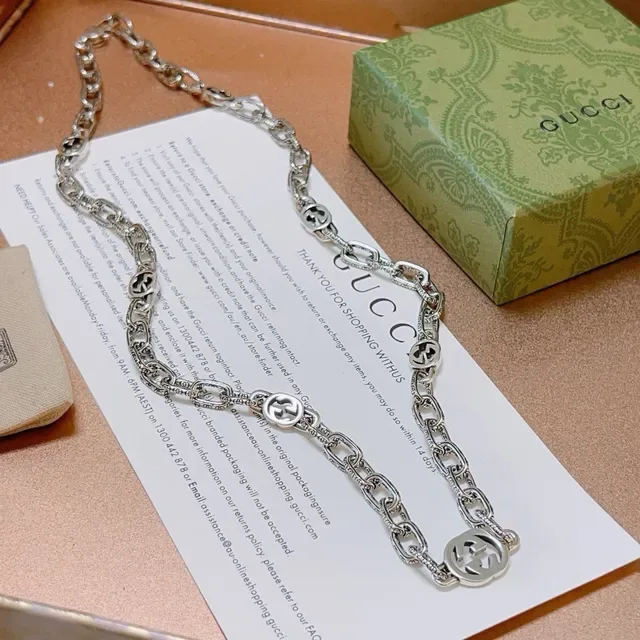 Gucci GG Marmont Plata Verde Medallones Interlocking G Cadena Texturizada de Eslabones 3