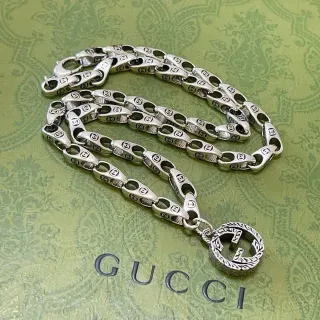 Gucci GG Marmont Argent Interlocking G Motif Chaîne Maillon Oval Collier