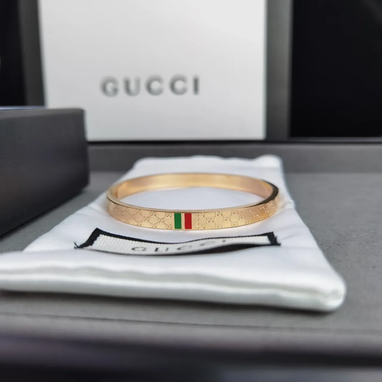 Gucci GG Marmont Pulsera Plata Roja Grabada Monograma Rayas Bandera Italiana 8