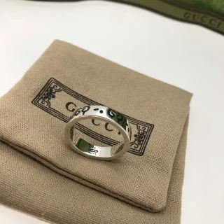 Gucci GG Motif हरी एनामेल चांदी की अंगूठी