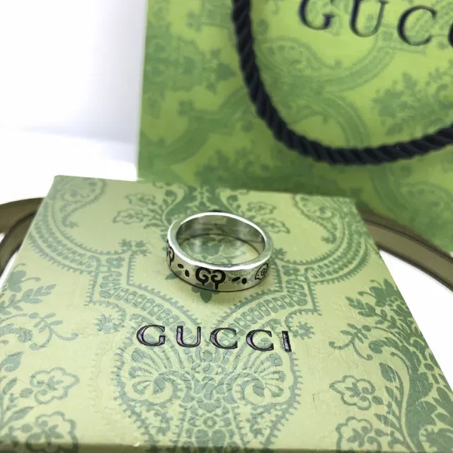 Gucci GG Motif خاتم فضي إيمل أخضر 2