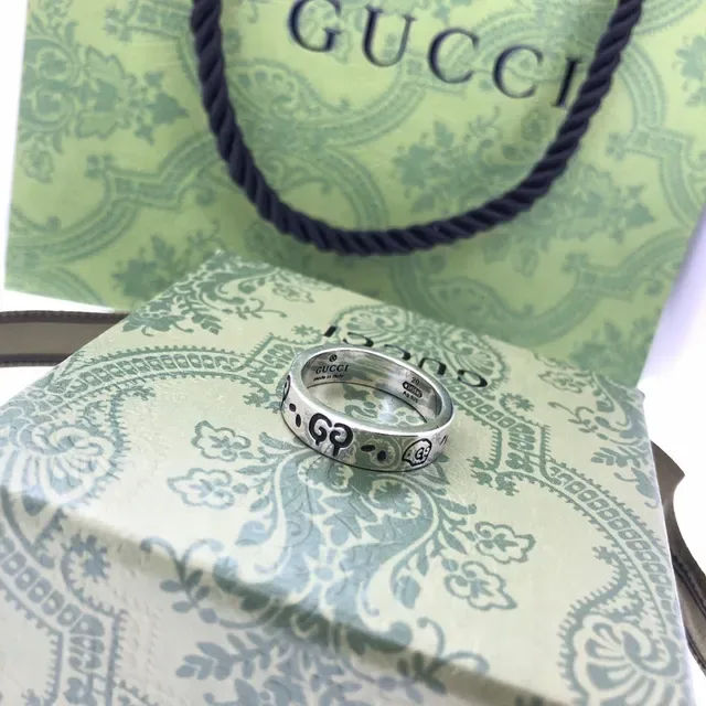 Gucci GG Motif خاتم فضي إيمل أخضر 3