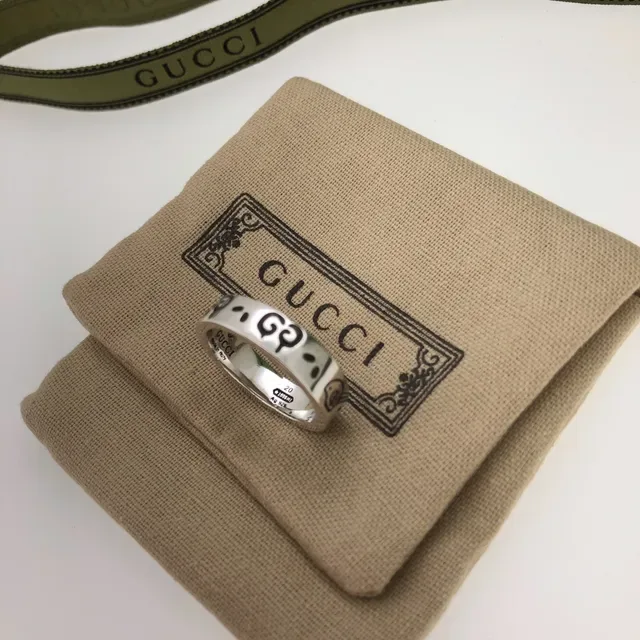 Gucci GG Motif خاتم فضي إيمل أخضر 4