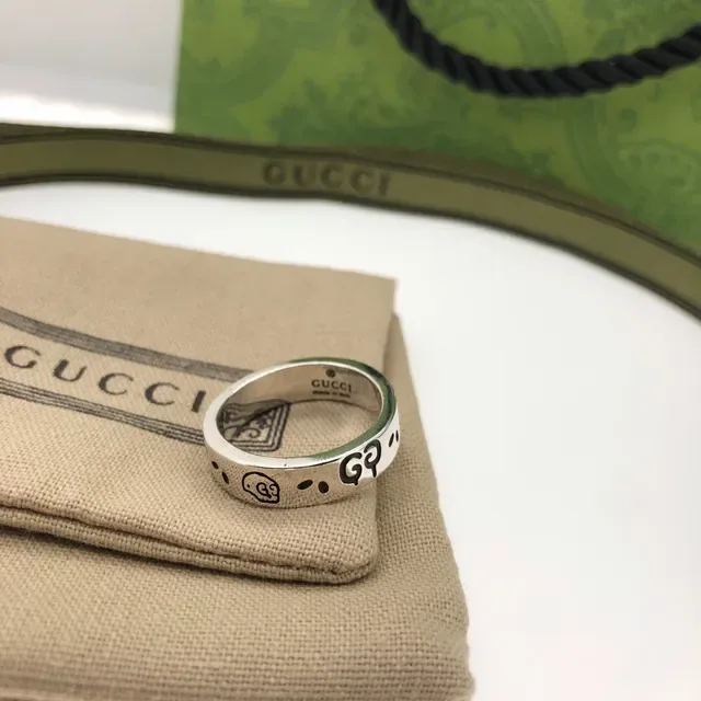Gucci GG Motif خاتم فضي إيمل أخضر 5