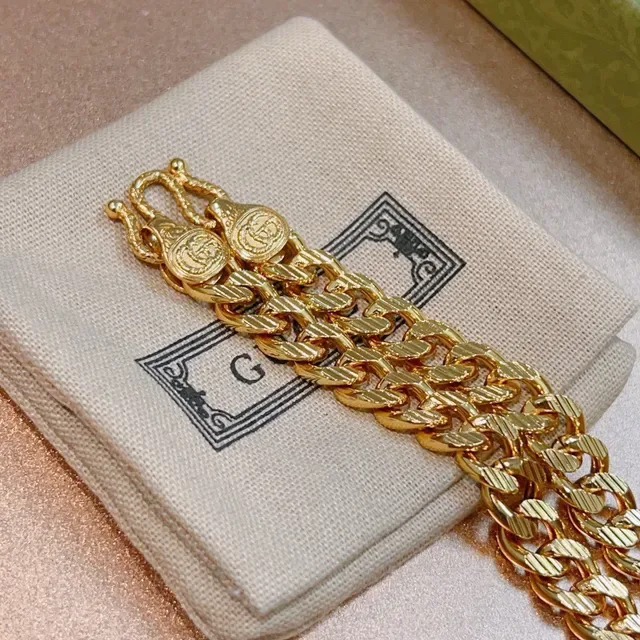 Gucci قلادة سلسلة كيرب لينك ذهبية مصقولة 3