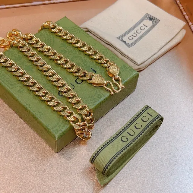Gucci قلادة سلسلة كيرب لينك ذهبية مصقولة 4