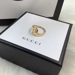 Gucci সোনার Interlocking Knot Motif পালিশড মেটাল আংটি