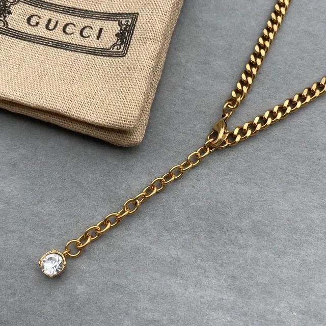 Gucci Gold Transparent Curb Chain Crystal-Encrusted Floral Pendant Necklace 2