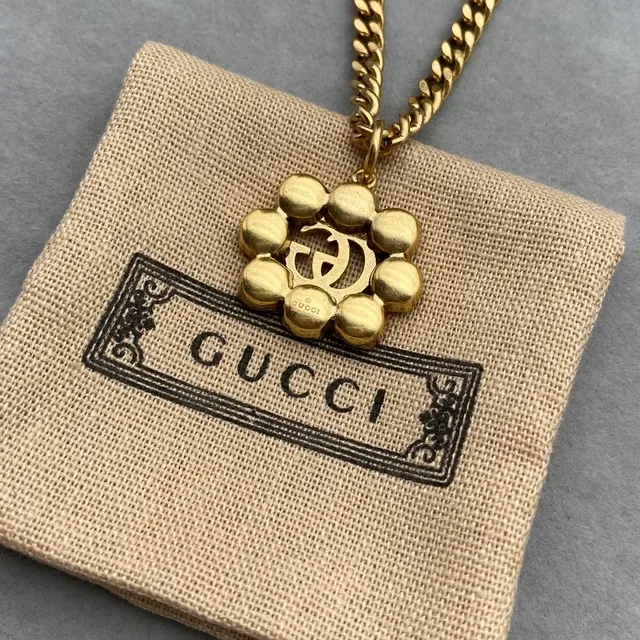 Gucci Gold Transparent Curb Chain Crystal-Encrusted Floral Pendant Necklace 3