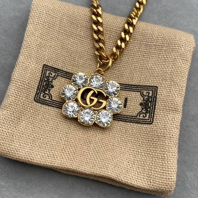 Gucci Gold Transparent Curb Chain Crystal-Encrusted Floral Pendant Necklace 4