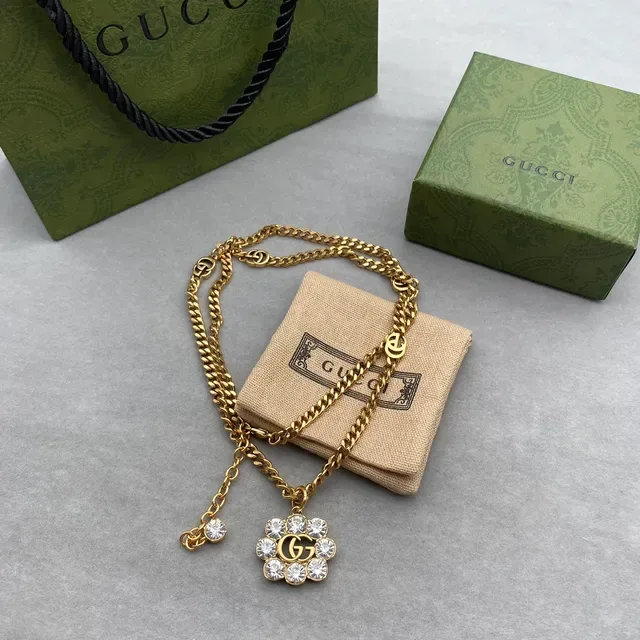 Gucci Gold Transparent Curb Chain Crystal-Encrusted Floral Pendant Necklace 5