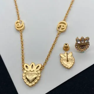 Gucci সোনালি স্বচ্ছ হার্ট পেন্ডেন্ট নেকলেস