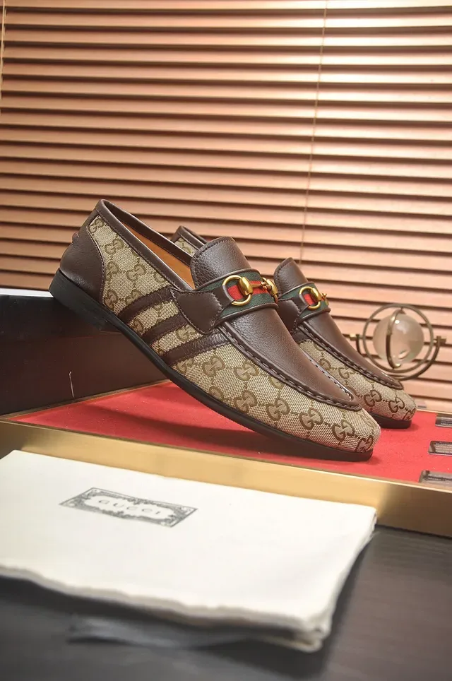 Gucci Horsebit 1955 米色和棕色 GG Monogram 乐福鞋 3