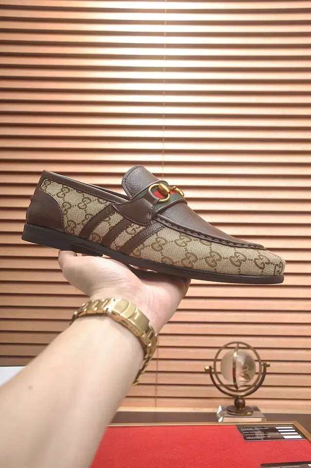 Gucci Horsebit 1955 米色和棕色 GG Monogram 乐福鞋 4