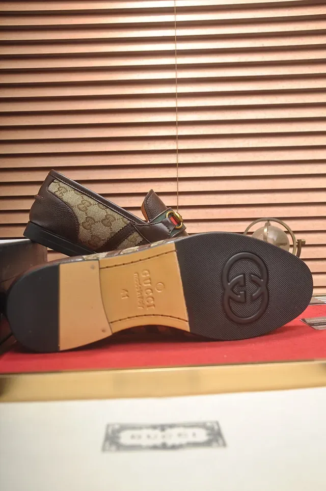 Gucci Horsebit 1955 米色和棕色 GG Monogram 乐福鞋 7