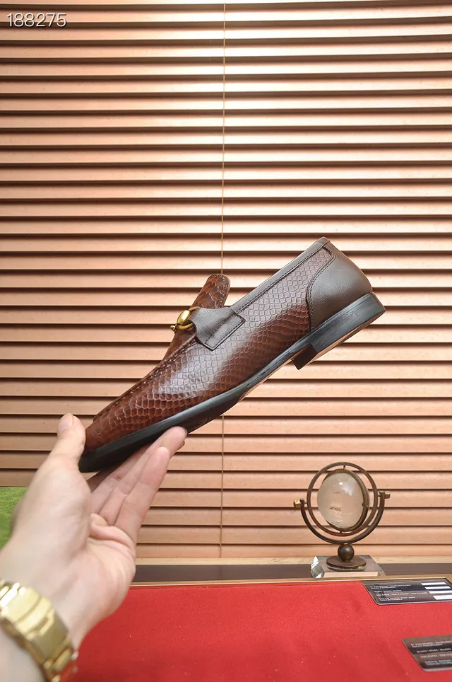 Gucci Horsebit 1955 Mocassins de couro marrom com relevo de serpente 6