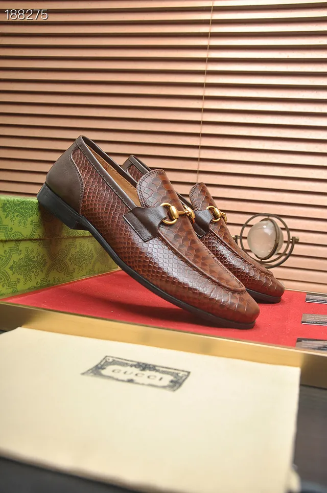 Gucci Horsebit 1955 Mocassins de couro marrom com relevo de serpente 8