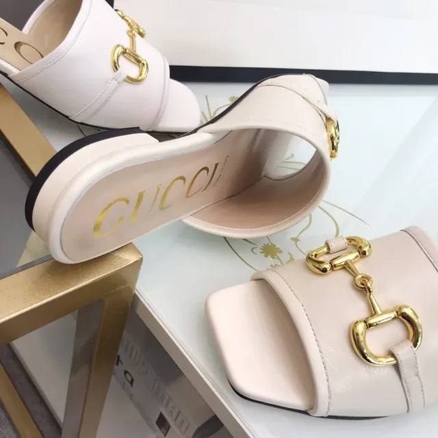Gucci Horsebit 1955 rosa pálido couro Horsebit Buckle chinelos 4