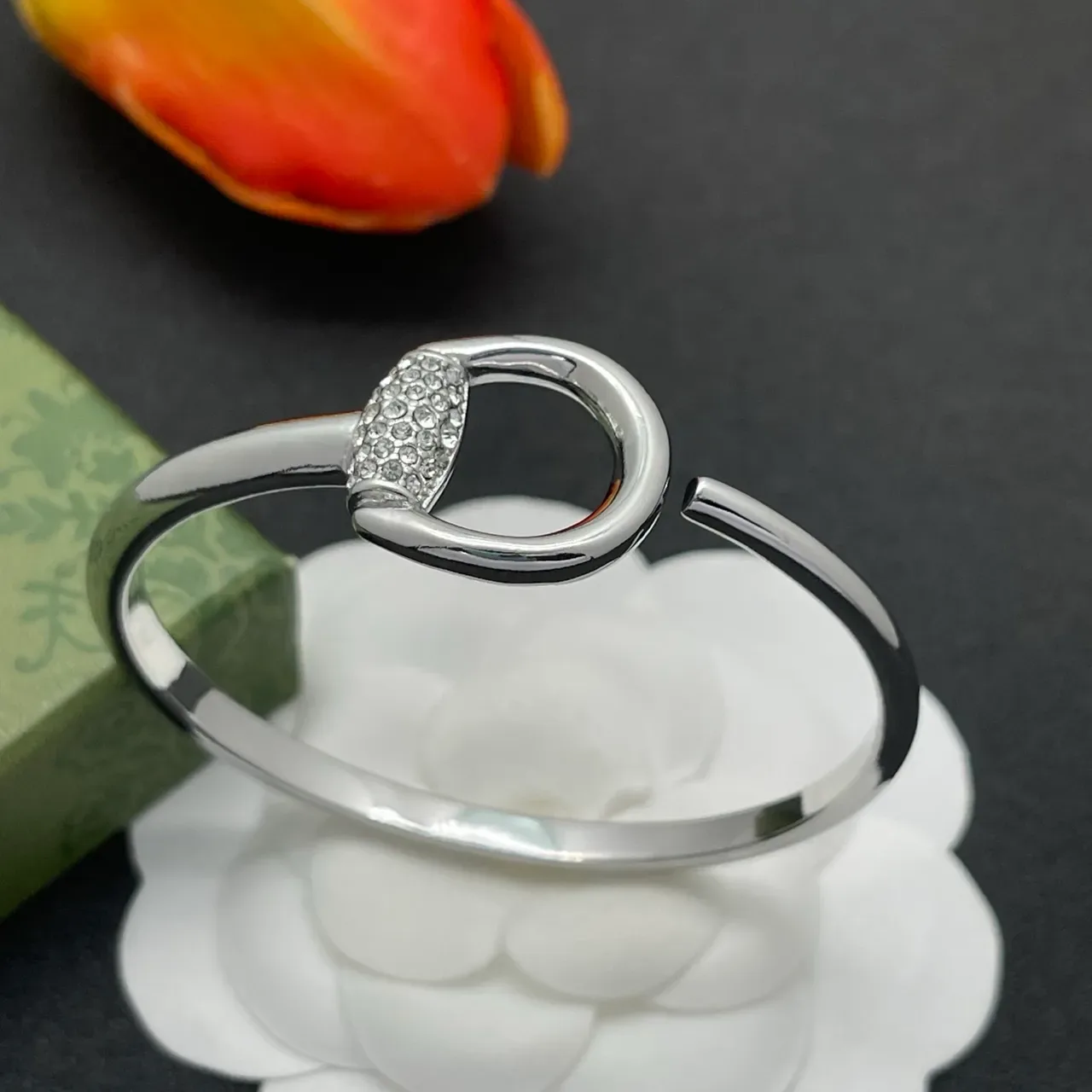 Gucci Horsebit 1955 Bracelete Aberto Pavé Cristal Prateado 7
