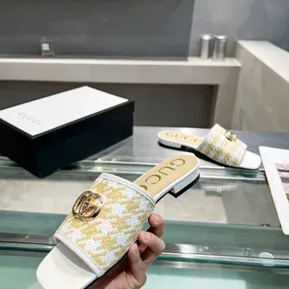 Gucci Horsebit 1955 Sandalias Amarillas y Blancas de Tejido
