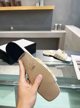 Gucci Horsebit 1955 Yellow and White Woven Slippers 3