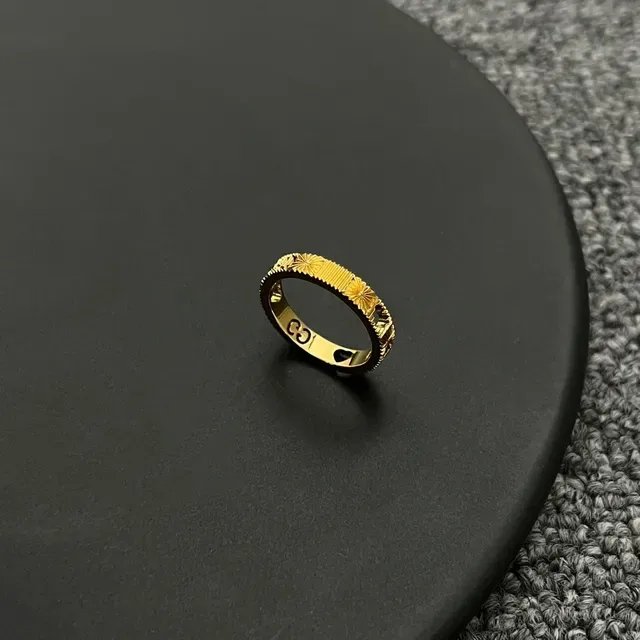 Gucci Icon Bague 18K Or Motif Étoile 4
