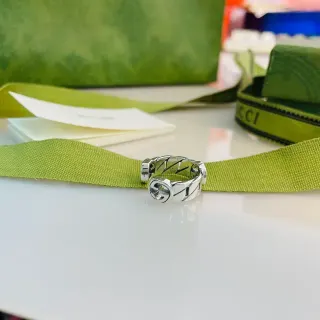 Gucci Interlocking G 链环 银色戒指