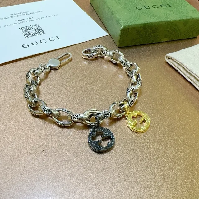 Gucci Interlocking G Motif चेन ब्रेसलेट सिल्वर गोल्ड मोटा ओवल-लिंक ब्रेसलेट 3