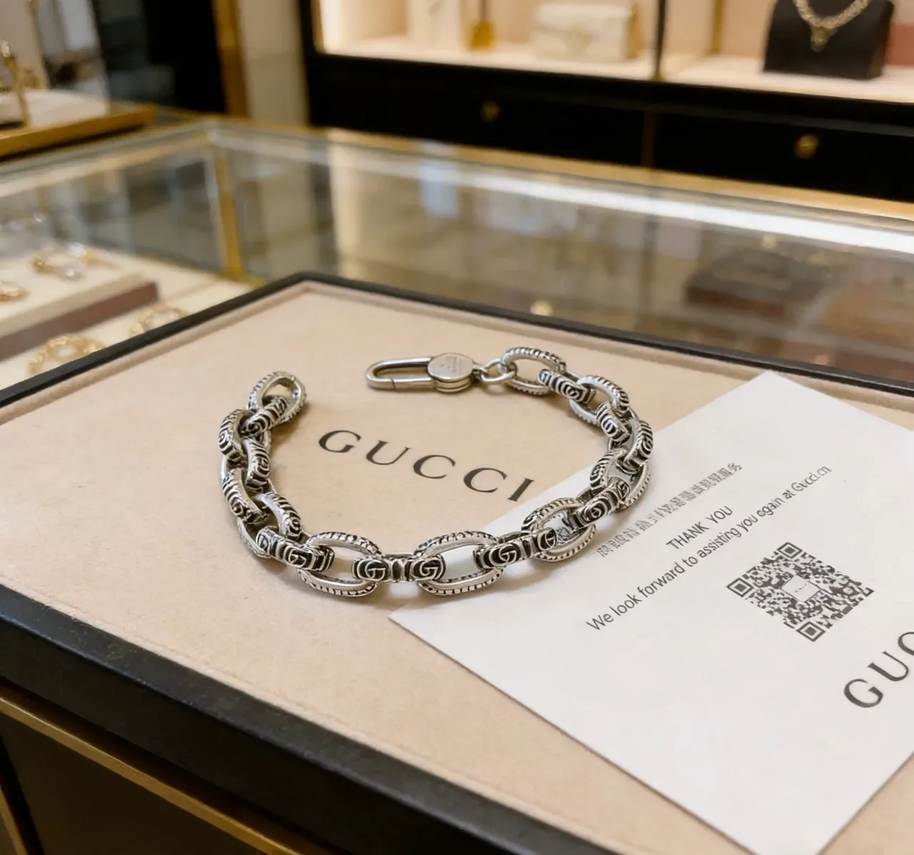 Gucci Interlocking G Motif Chain Silver Chunky Oval-Link Engraved Motifs Bracelet 9