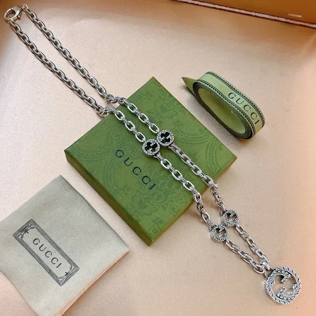 Gucci Interlocking G Ornate Twisted-Link Necklace 4