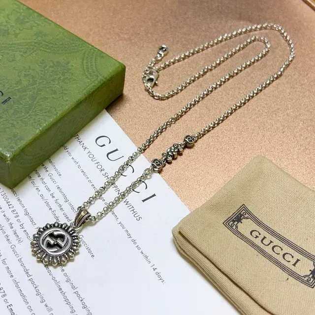 Gucci Interlocking G Sunburst Pendant Necklace 4
