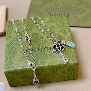 Gucci चाबि পেন্ডেন্ট রূপালী নীল চেইন Interlocking G লোগো নেকলেস