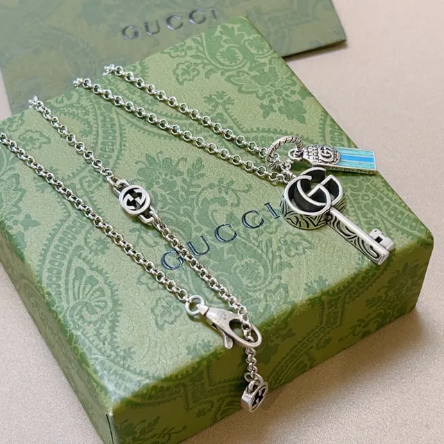 Gucci pendentif clé chaîne argentée chaîne bleue Interlocking G Logo collier 4