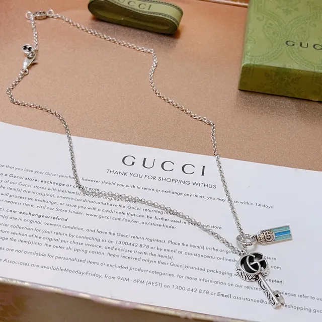 Gucci pendentif clé chaîne argentée chaîne bleue Interlocking G Logo collier 7