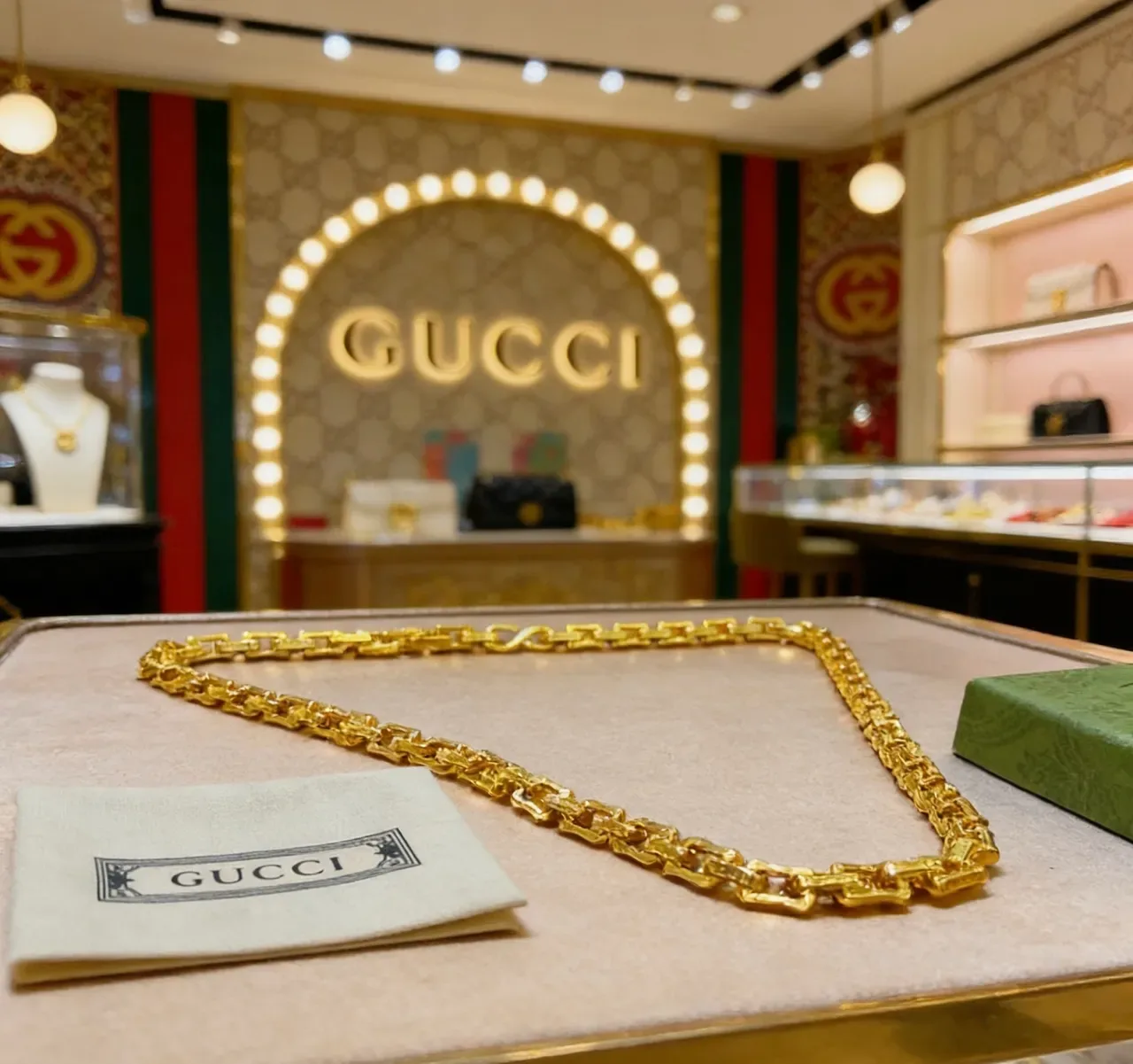 Gucci Link to Love Collier Or Oversized Chunky 2