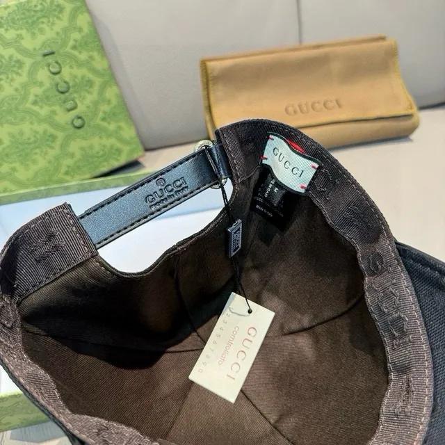 Gucci Monogram Canvas Web Stripe 棒球帽 3