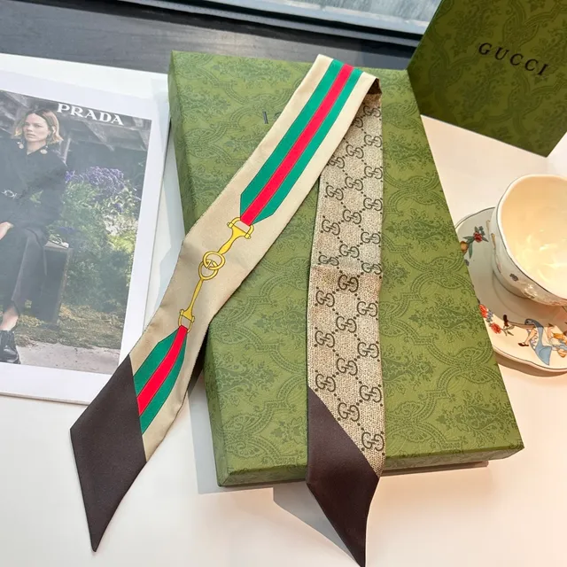 Gucci Ophidia GG Monogram Web Stripe Silk स्कार्फ 4